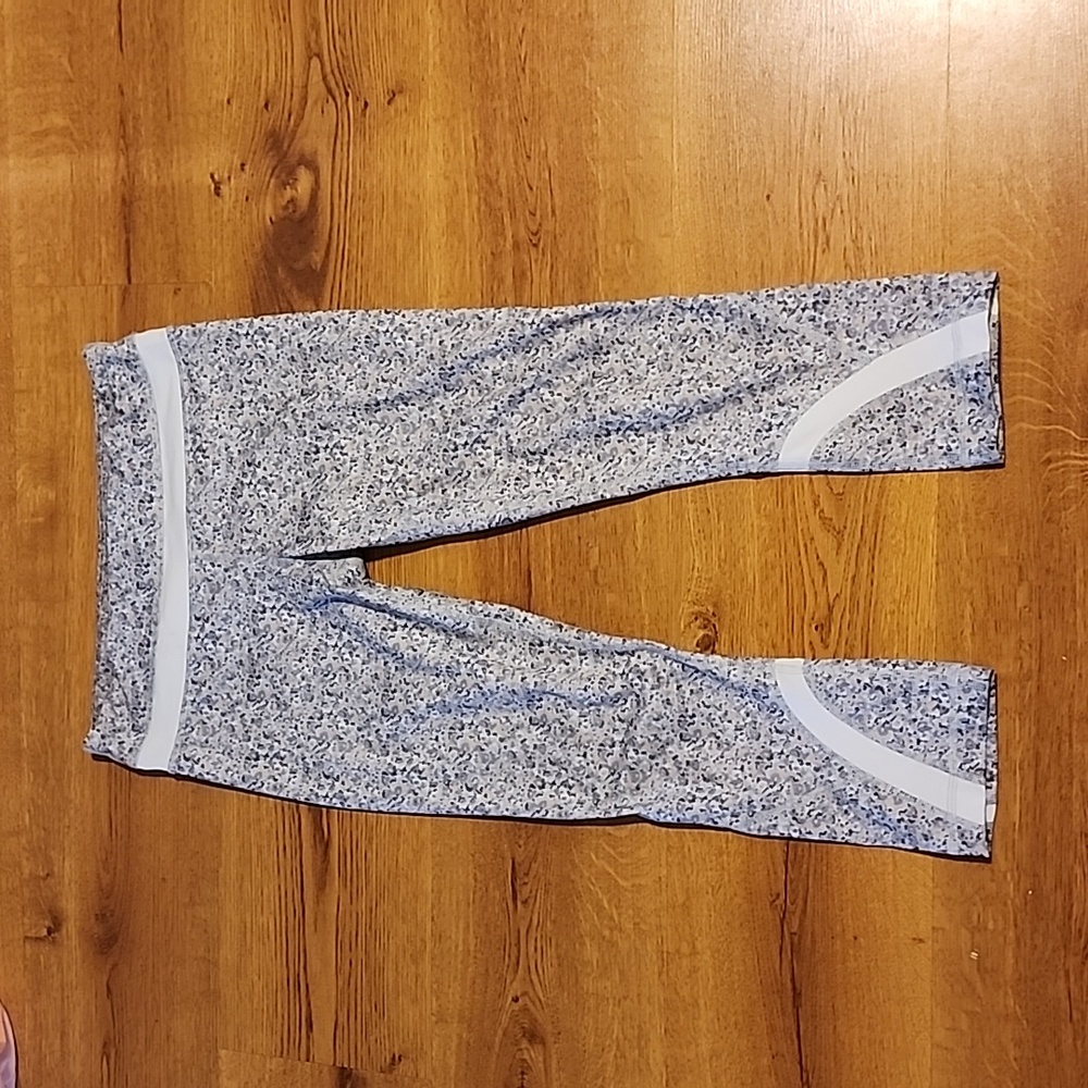 - - Lululemon Activewear pants size 6